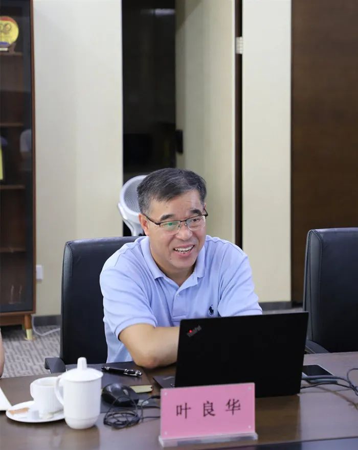 慈溪市委副书记、市长章程来控股公司及外贸服务中心看望外贸员工并调研(图5) 4-220P316144S15.jpg