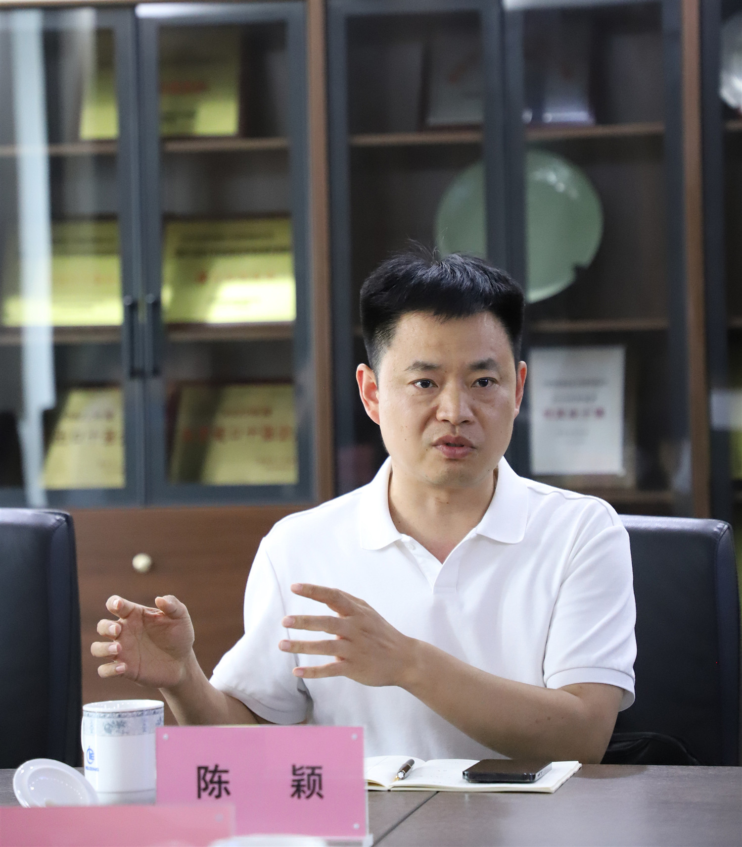 13-240R1142HE01.jpg